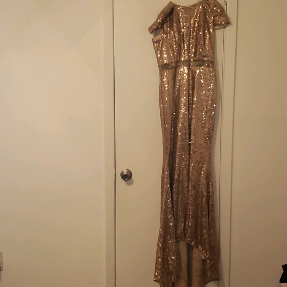 dress - Picture 1 of 4